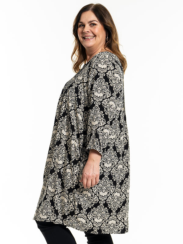 JOHANNE - Plus Size Tunic fra Gozzip