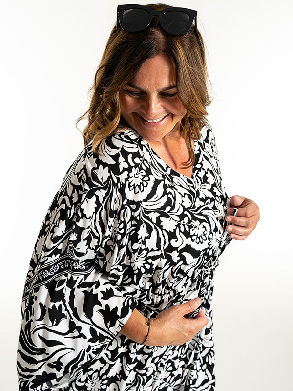JAMILA - Plus Size Jurk fra Gozzip