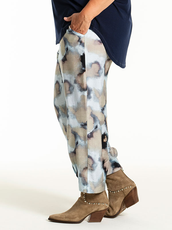GILA - Plus Size Broek fra Gozzip