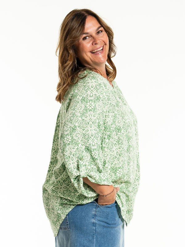 BILLIE - Plus Size Blouse fra Gozzip