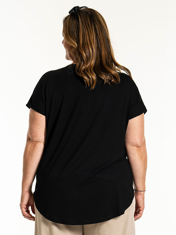 GITTE - Plus Size T-shirt fra Gozzip