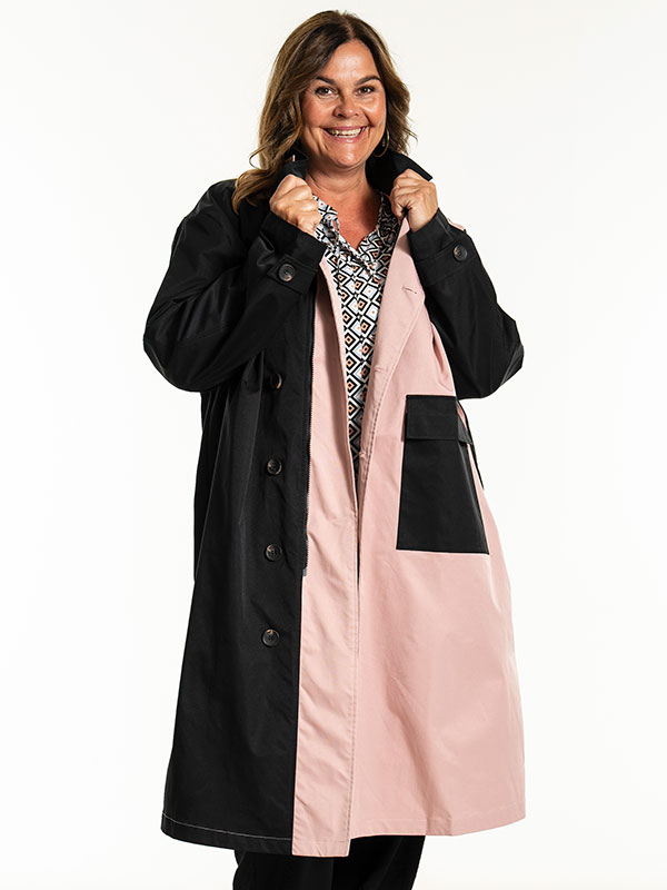 JULLA - Plus Size Jas fra Gozzip
