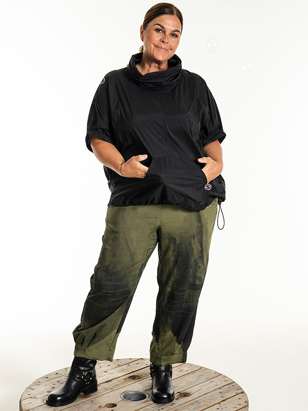 ILA - Plus Size Broek fra Gozzip Black