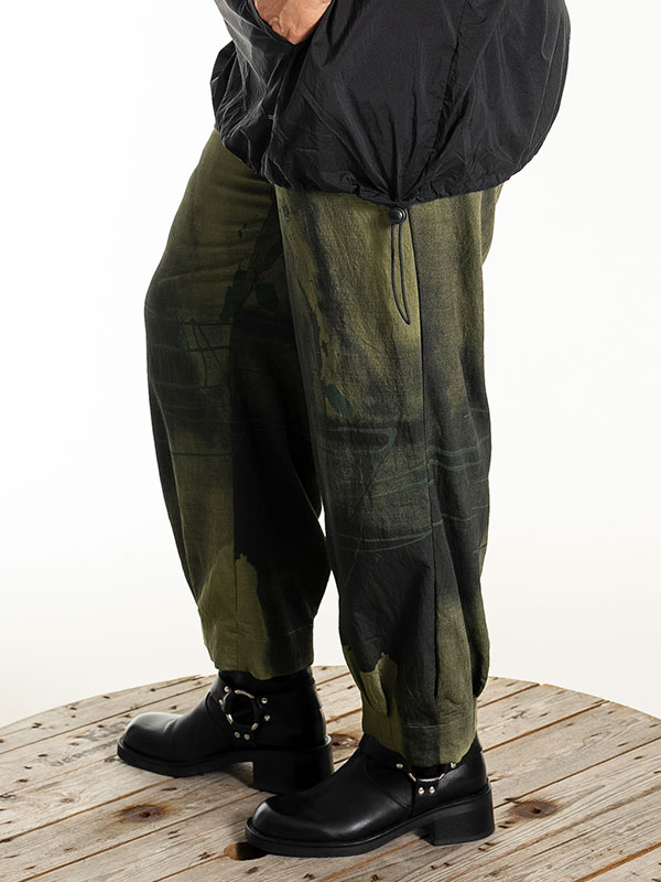 ILA - Plus Size Broek fra Gozzip Black