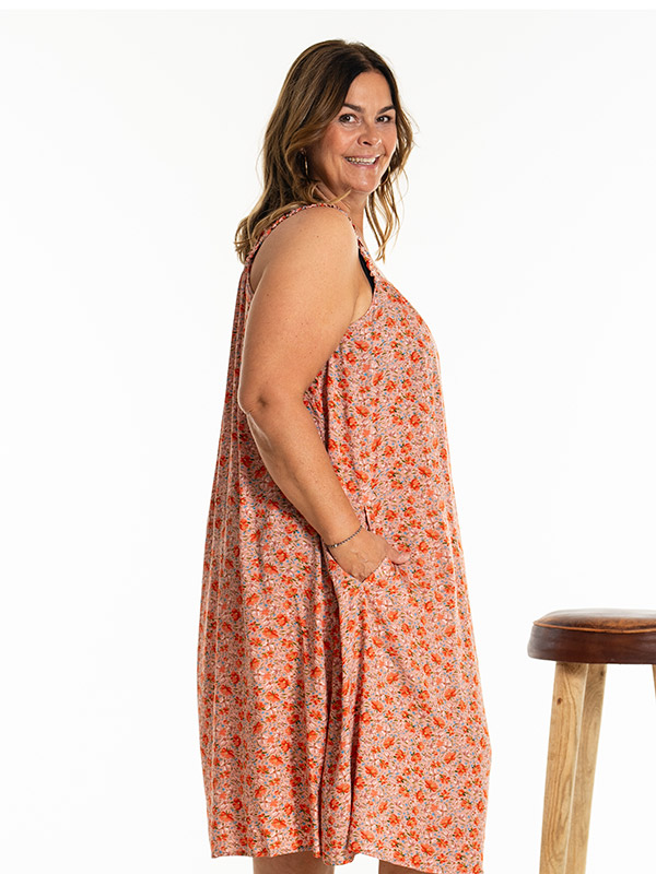 KARLINA - Plus Size Jurk fra Gozzip