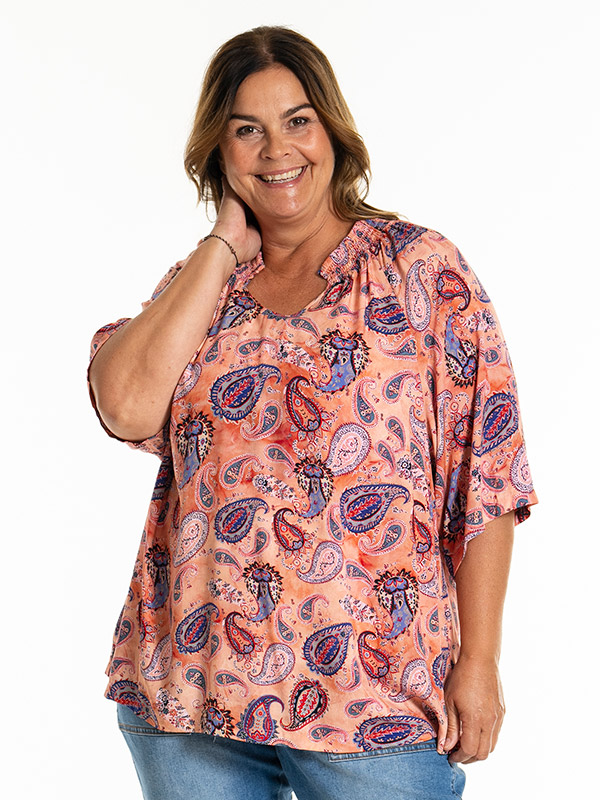 KARNA - Plus Size Blouse fra Gozzip