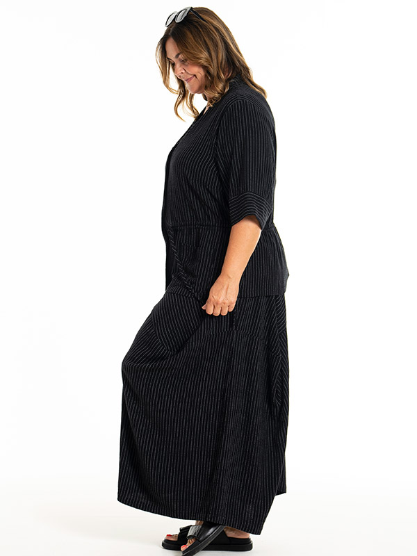 KATARINA - Plus Size Jas fra Gozzip