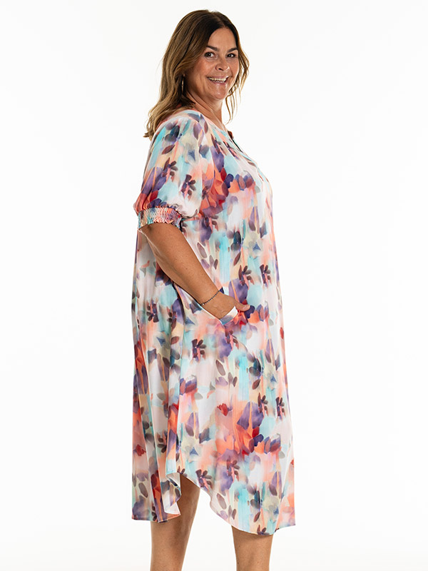 DINNIE - Plus Size Jurk fra Gozzip