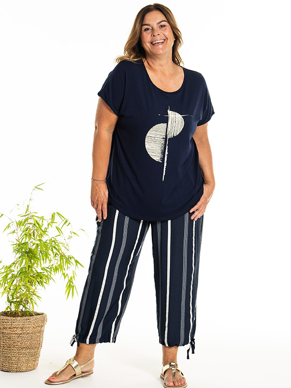 AUGUSTA - Plus Size Broek fra Gozzip