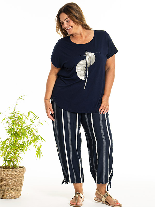 AUGUSTA - Plus Size Broek fra Gozzip