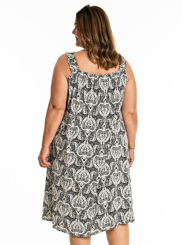 KARLINA - Plus Size Jurk fra Gozzip