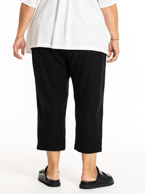 KIANNA - Plus Size Broek fra Gozzip