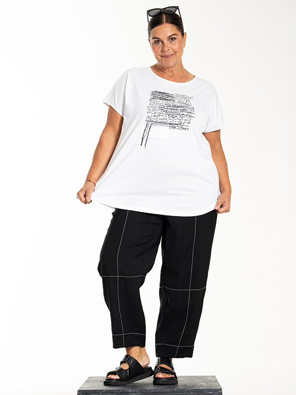 LILIAN - Plus Size T-shirt fra Gozzip Black