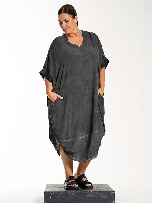 LOLO - Plus Size Jurk fra Gozzip Black