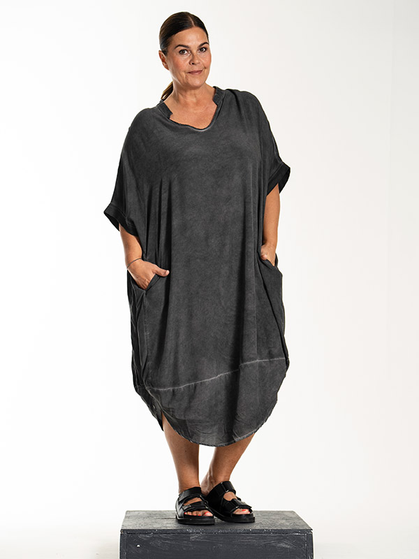 LOLO - Plus Size Jurk fra Gozzip Black