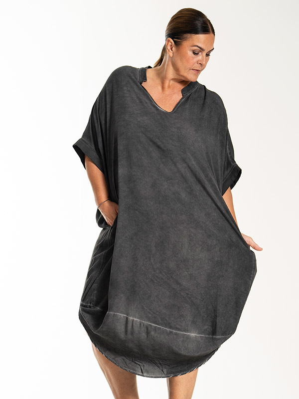 LOLO - Plus Size Jurk fra Gozzip Black