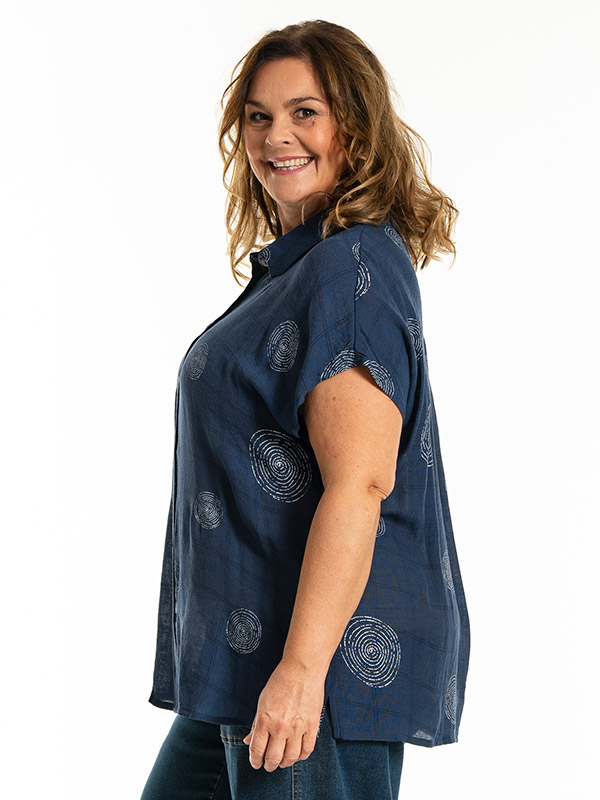 KAISA - Plus Size Overhemd fra Gozzip