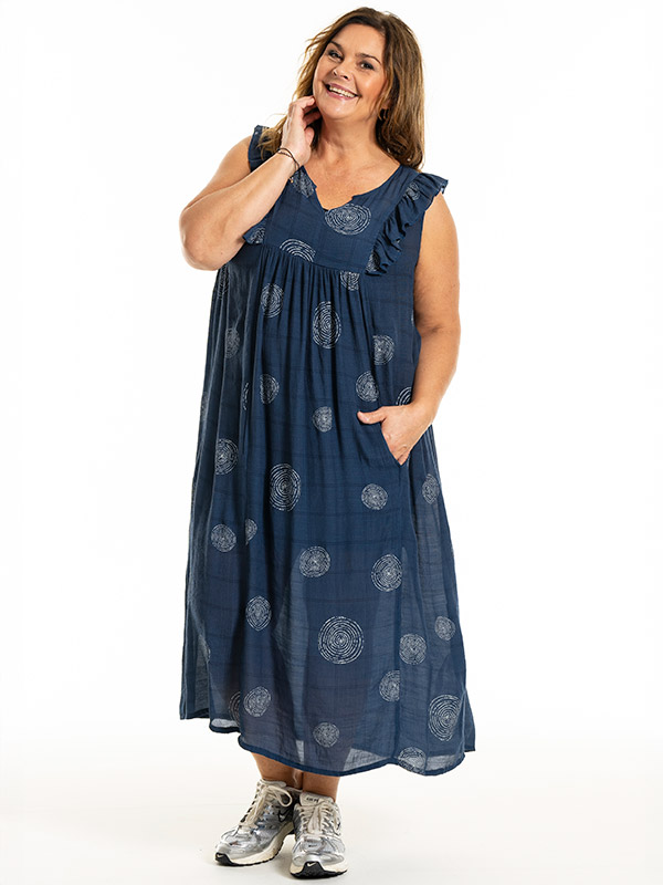 MAIKEN - Plus Size Jurk fra Gozzip