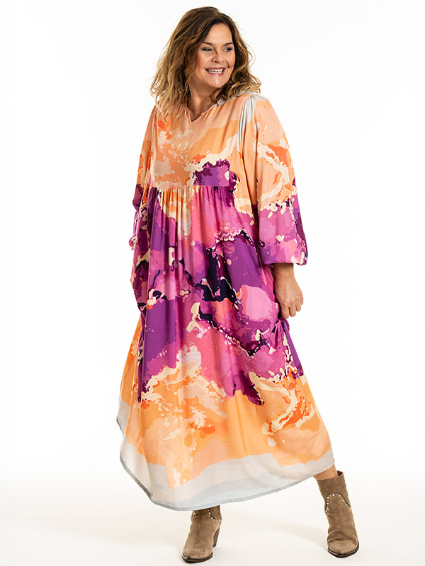 BETINE - Plus Size Jurk fra Gozzip