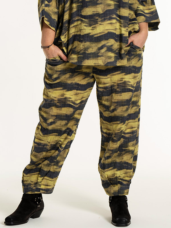 GILA - Plus Size Broek fra Gozzip