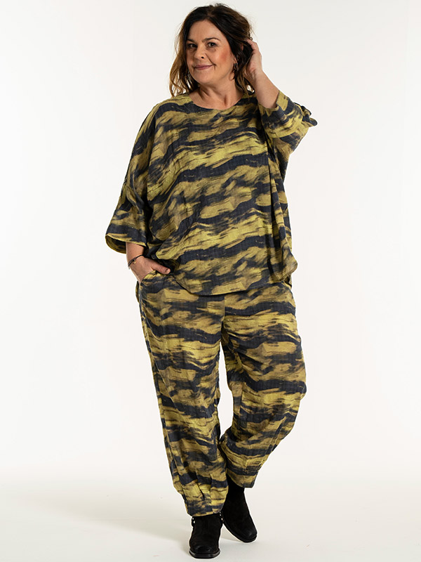 GILA - Plus Size Broek fra Gozzip