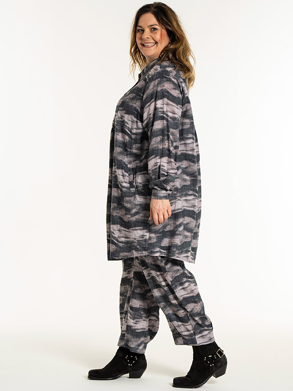 GILA - Plus Size Broek fra Gozzip