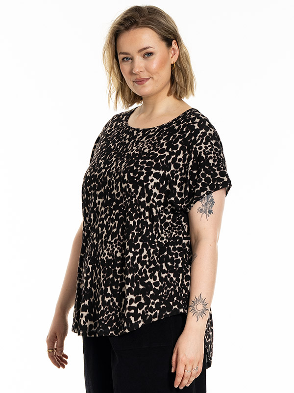 GGITTE - Plus Size T-shirt fra Gozzip