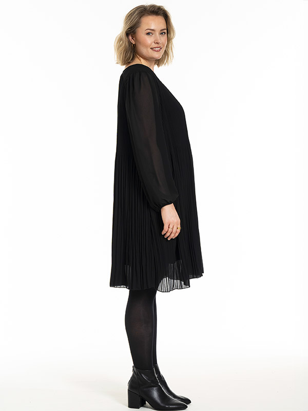 GBENEDIKTE - Plus Size Jurk fra Gozzip