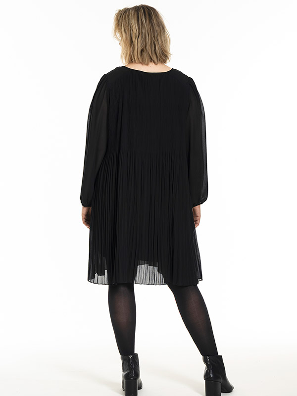 GBENEDIKTE - Plus Size Jurk fra Gozzip