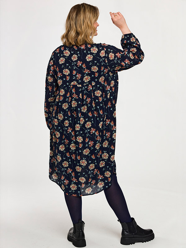 GANJA - Plus Size Jurk fra Gozzip