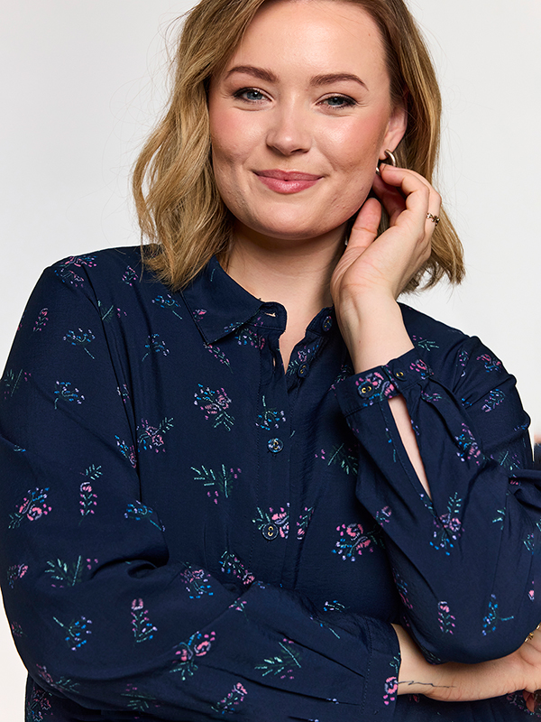 GKARINA - Plus Size Overhemd fra Gozzip