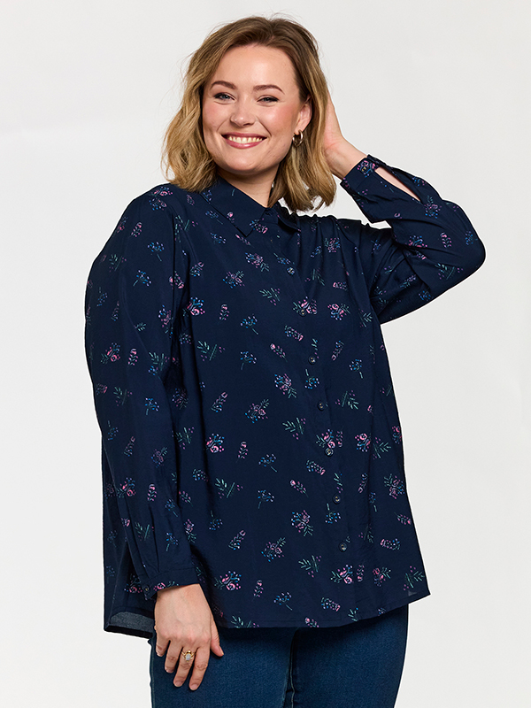 GKARINA - Plus Size Overhemd fra Gozzip