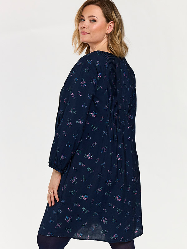 GJOHANNE - Plus Size Tunic fra Gozzip