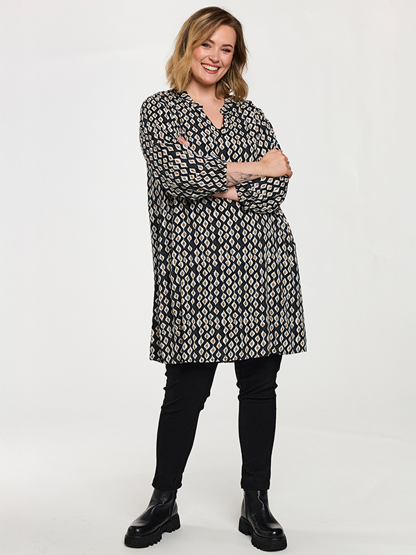 GJEANA - Plus Size Tunic fra Gozzip