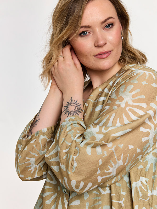 GJANA - Plus Size Tunic fra Gozzip