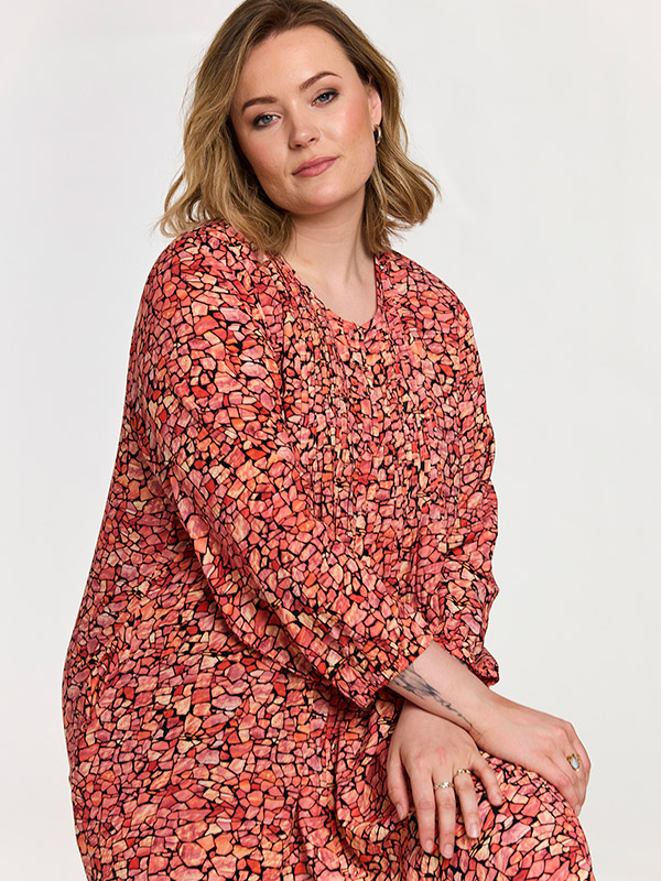 GJOHANNE - Plus Size Tunic fra Gozzip