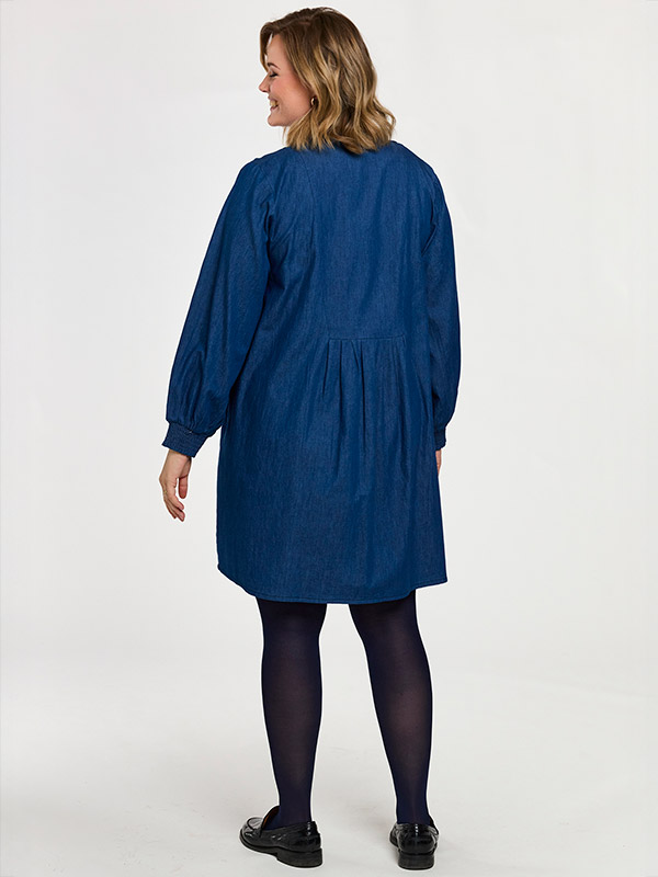 GEMILIA - Plus Size Tunic fra Gozzip