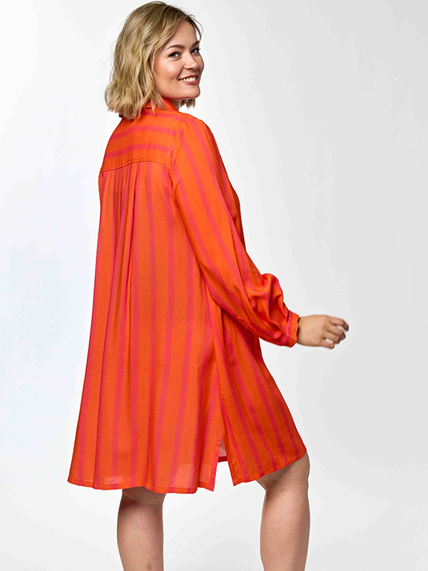 GNATASJA - Plus Size Overhemd fra Gozzip