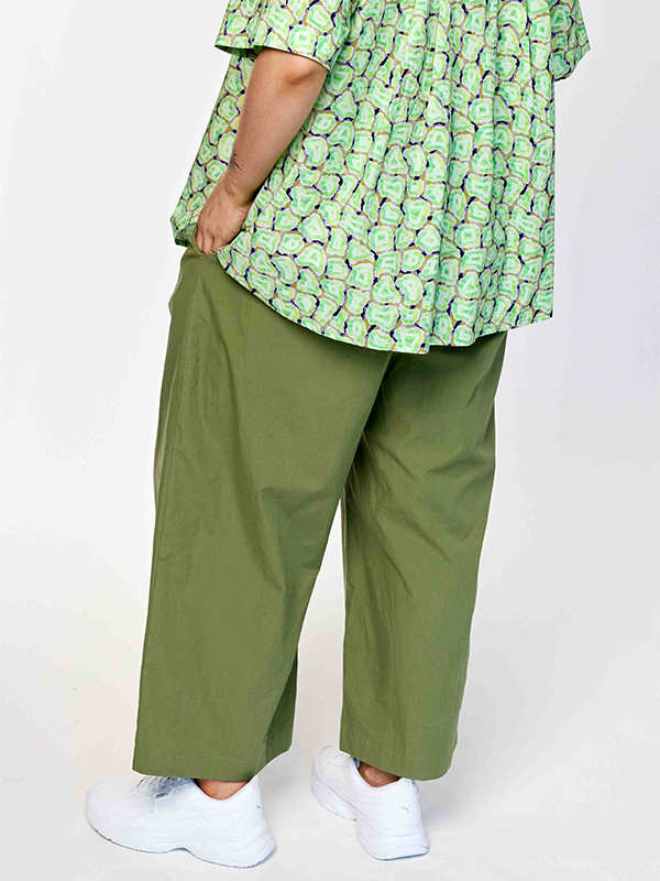 GTHEA - Plus Size Broek fra Gozzip