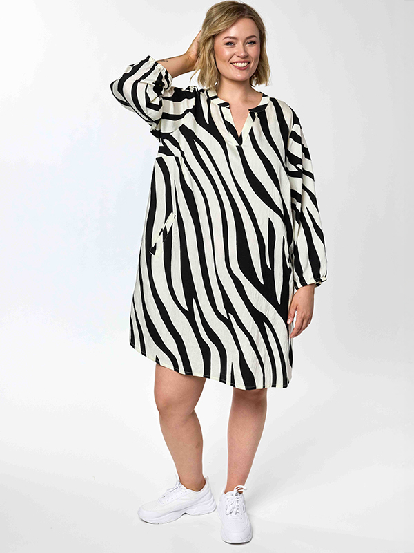 GJANA - Plus Size Tunic fra Gozzip