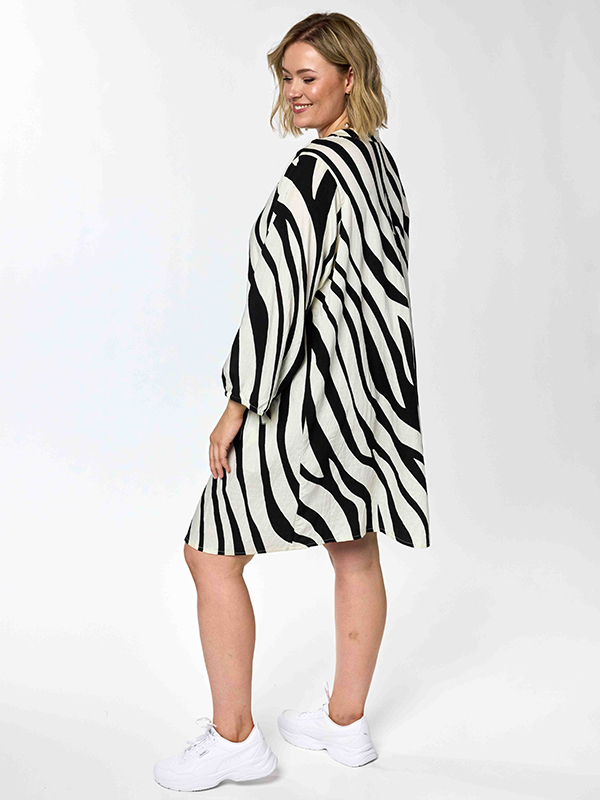 GJANA - Plus Size Tunic fra Gozzip