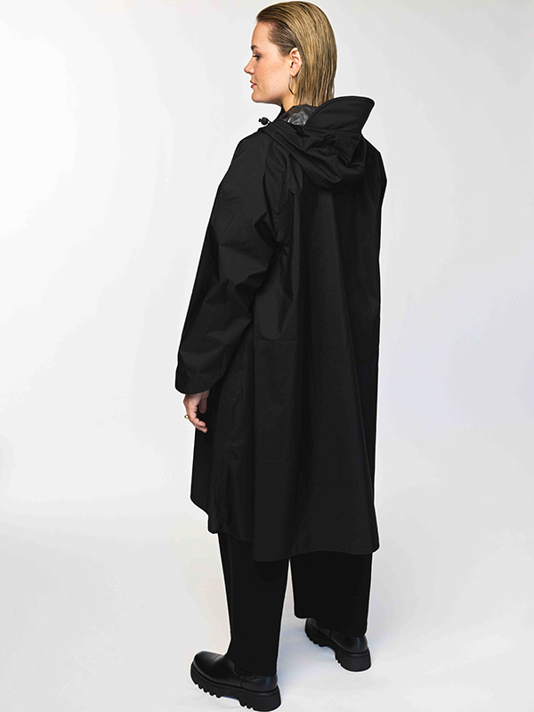 RAIN - Plus Size Poncho fra Gozzip Black