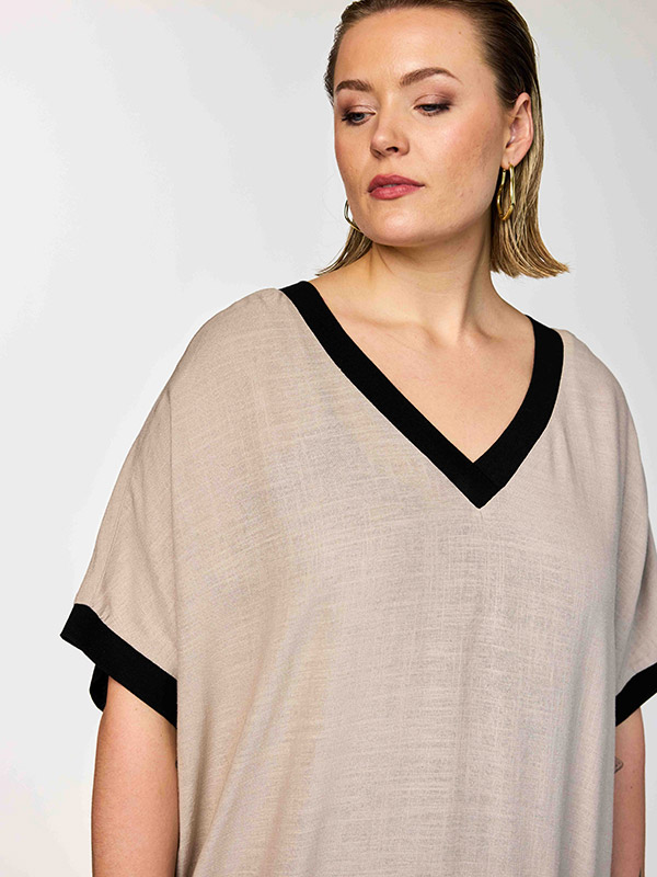 GNIA - Plus Size Jurk fra Gozzip Black