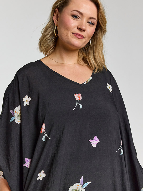 GLIA - Plus Size Jurk fra Gozzip