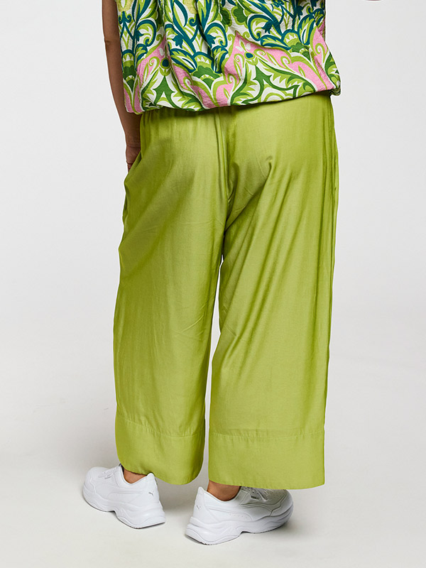 GKARINA - Plus Size Broek fra Gozzip