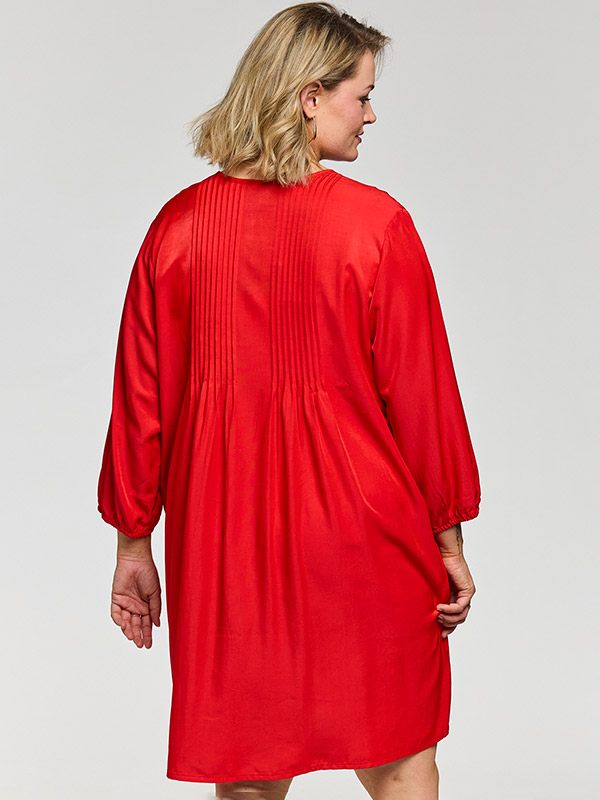 GJOHANNE - Plus Size Tunic fra Gozzip