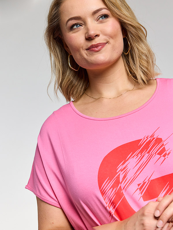 GGITTE - Plus Size T-shirt fra Gozzip