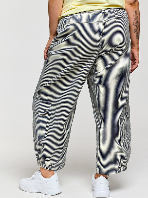 GLILLI - Plus Size Broek fra Gozzip