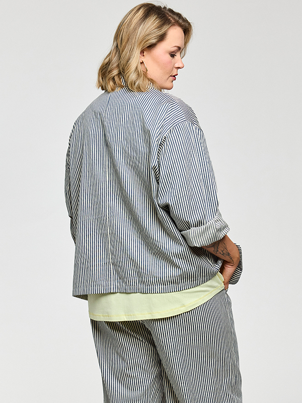 GPERNILLE - Plus Size Jas fra Gozzip