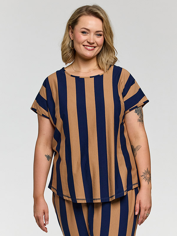 GGITTE - Plus Size T-shirt fra Gozzip
